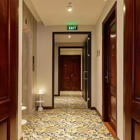 Super Oyo Capital O 1169 Le Grand Hanoi Hotel - The Charm-3